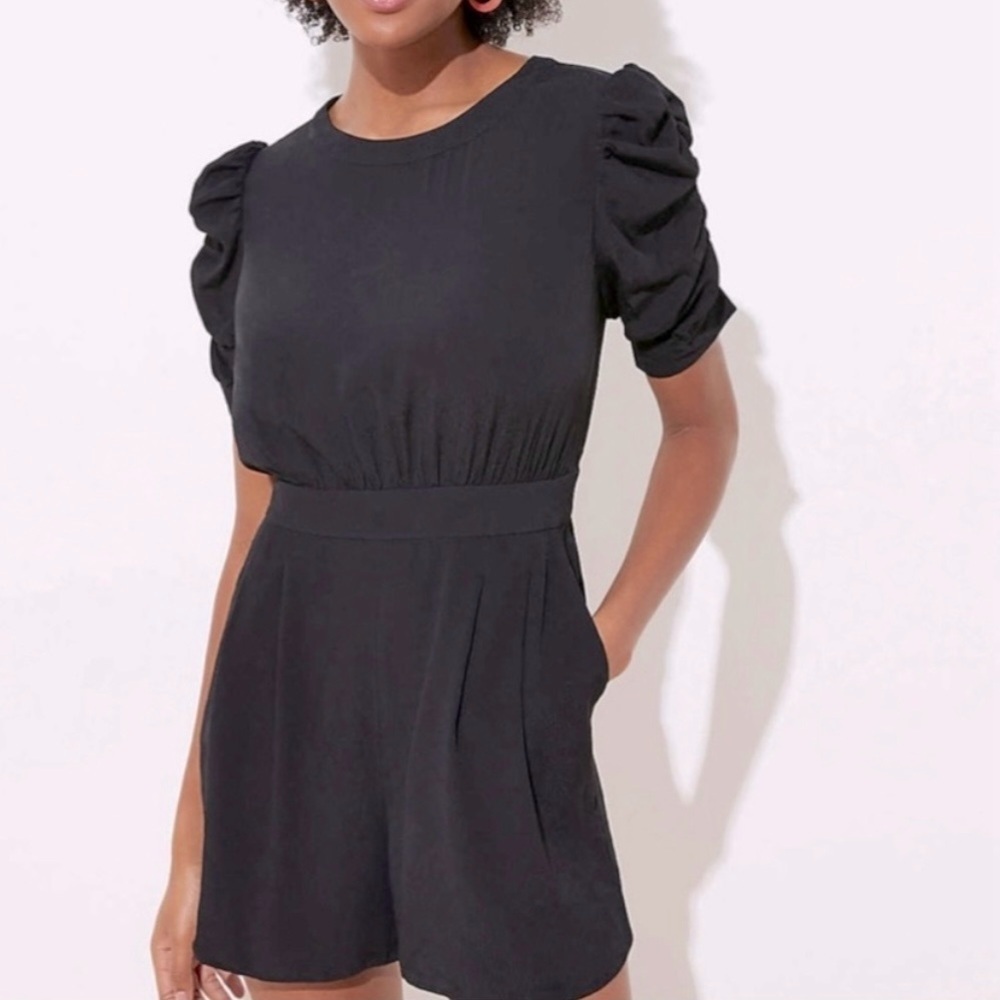 NWT‎ Loft Women’s Ruched Sleeve Romper with Pockets in Black Size 4